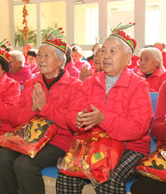 新疆福彩重阳节走进乌鲁木齐市养老福利院